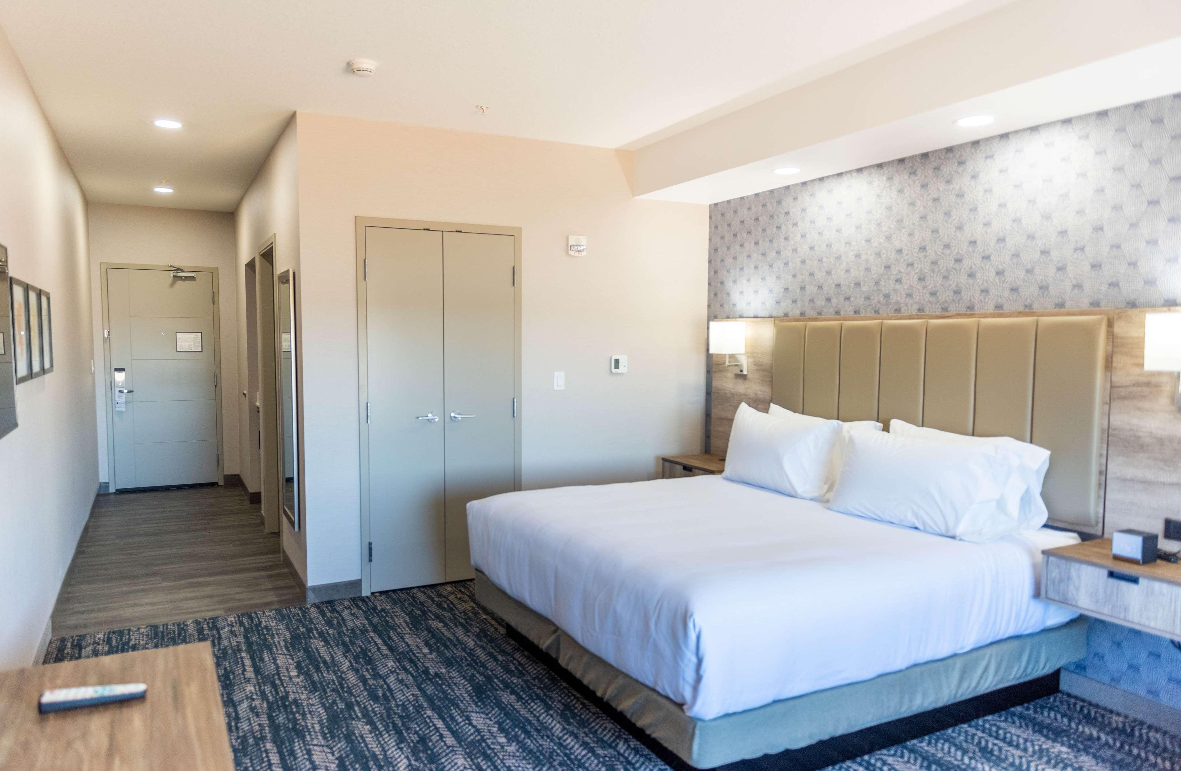 Best Western Premier Executive Residency Medicine Hat Exterior photo