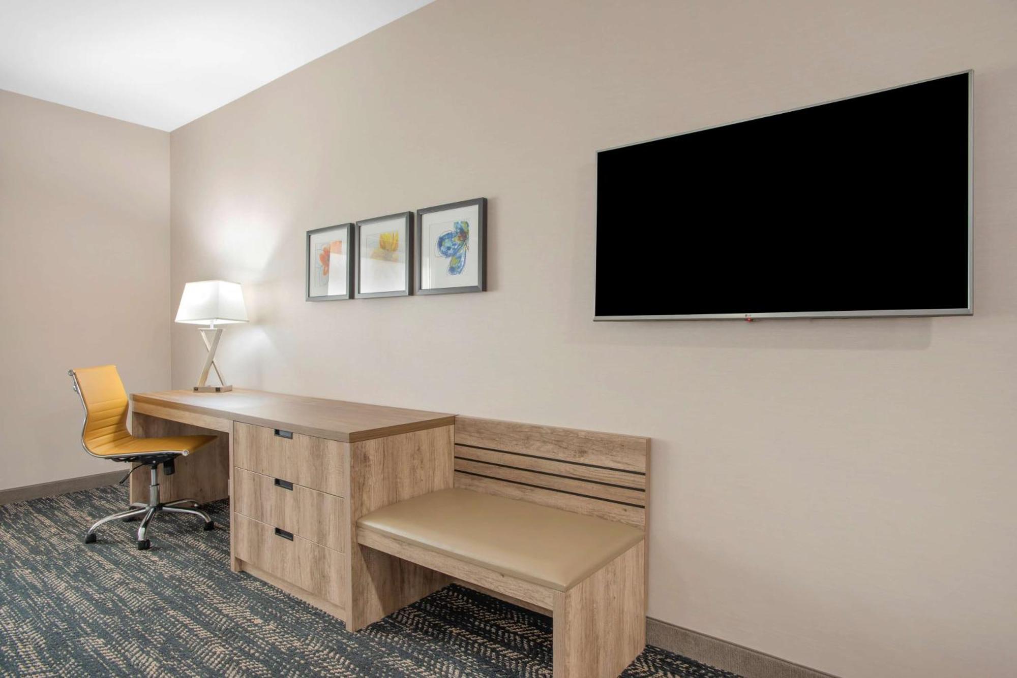 Best Western Premier Executive Residency Medicine Hat Exterior photo